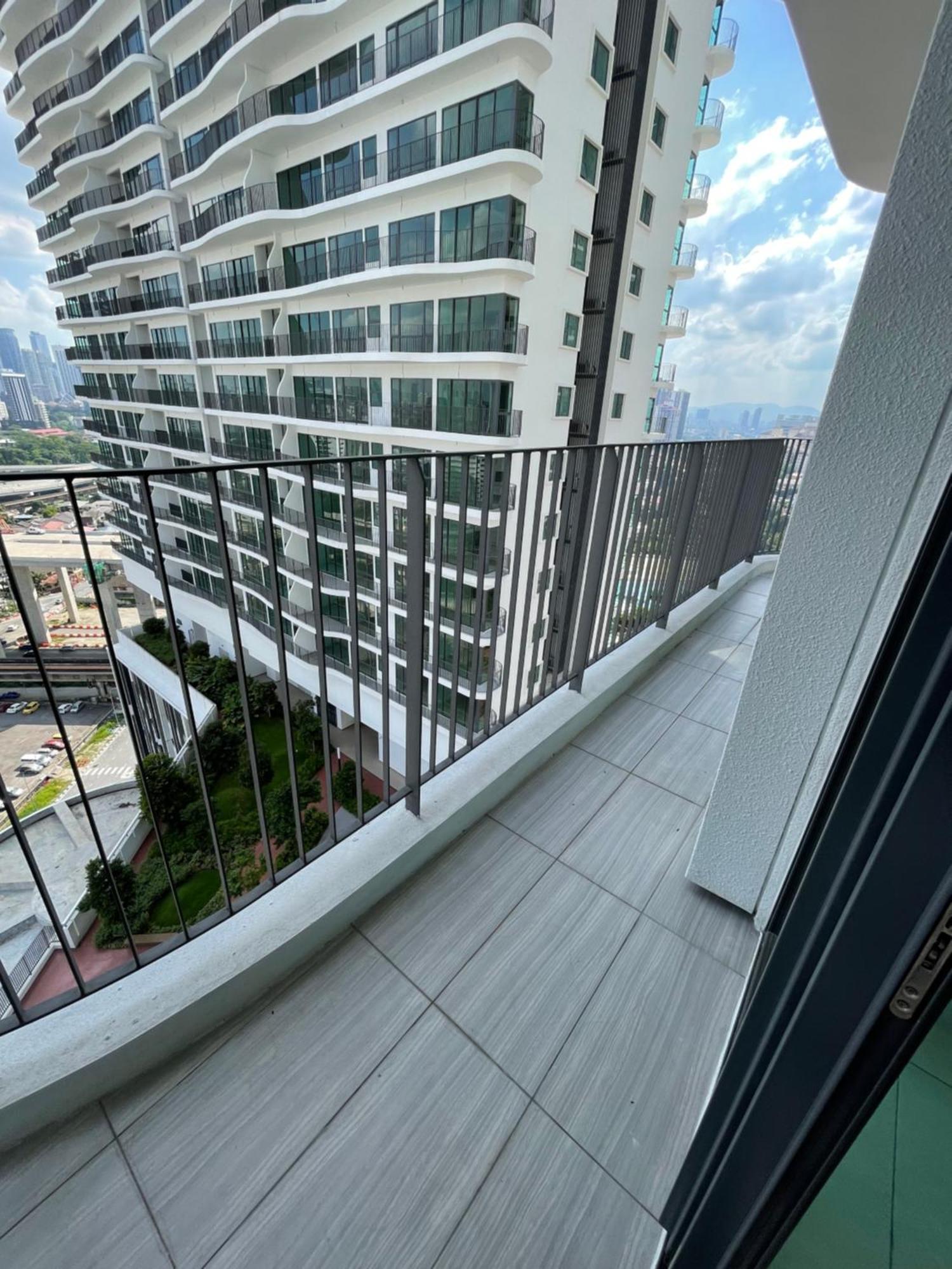 Wizarding Near Klcc Link Lrt & Mall Pangsapuri Kuala Lumpur